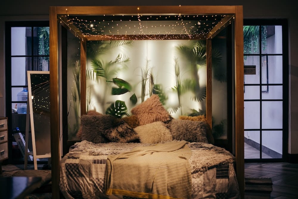 themed bedroom