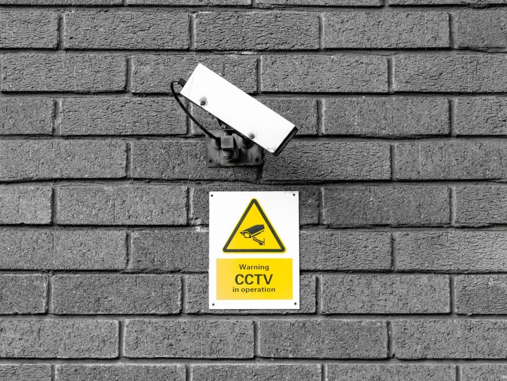 Wo müssen Videoüberwachungsschilder angebracht werden?